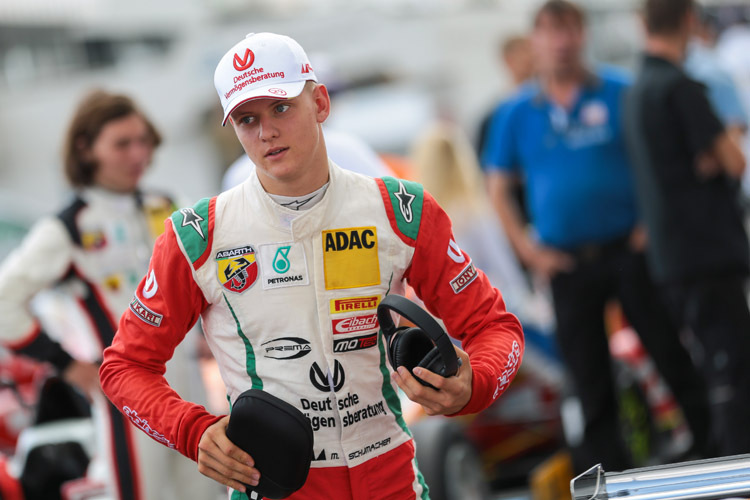 Als Zweiter verkürzte Mick Schumacher seinen Rückstand auf Meisterschaftsleader Joey Mawson, der im letzten Nürburgring-Lauf leer ausging
