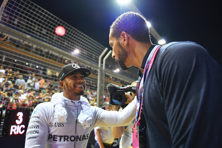 Lewis Hamilton und Rio Ferndinand in Singapur 2016