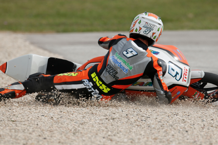 Sturz in Misano: Toni Finsterbusch