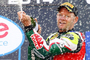 Shane Byrne feiert in Brands Hatch seinen vierten Titelgewinn