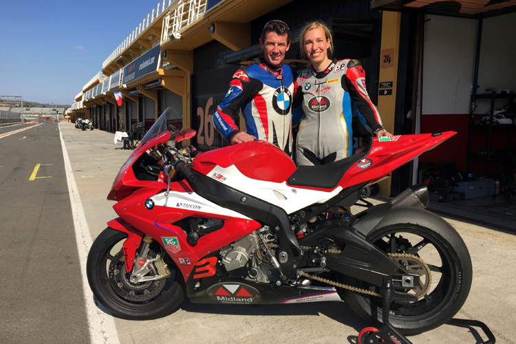 Sabine Holbrook und der ehemalige Superbike-Weltmeister Troy Corser