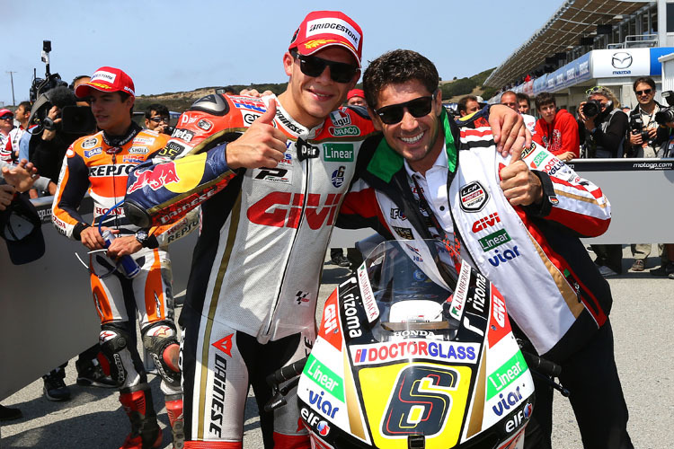 Nach der Pole-Position in Laguna: Stefan Bradl mit Teamchef Cecchinello