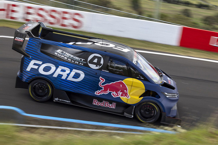 Im Ford Performance E-Transit Supervan 4.2 fuhr Romain Dumas einen neuen Rekord auf dem Mount Panorama Circuit