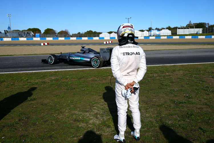 Die schnellen Jerez-Testzeiten von Ferrari machen Formel-1-Champion Lewis Hamilton nicht nervös: ich habe mich nur auf meine eigene Arbeit konzentriert»