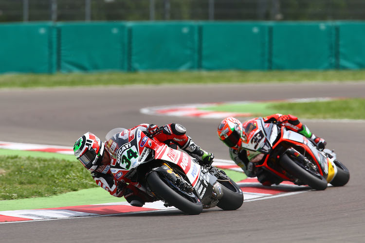 Davide Giugliano und Marco Melandri waren am Freitag die auffälligsten Piloten