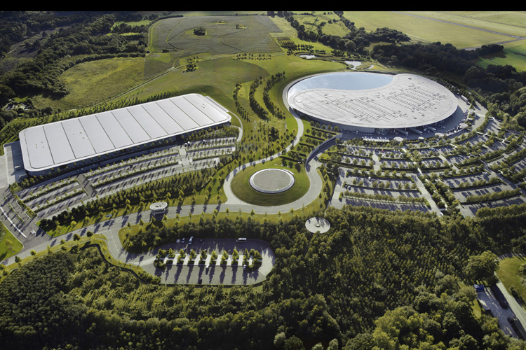Hier wird an Innovationen für die Zukunft geforscht: Das McLaren-Werk in Woking