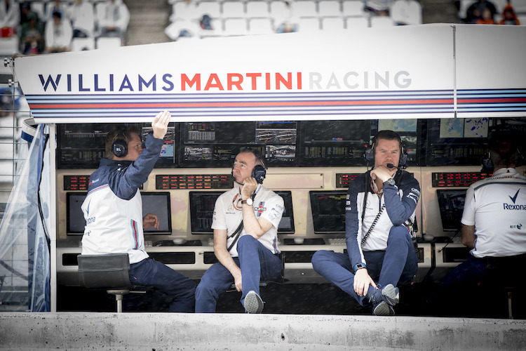 Lange Gesichter am Kommandostand. Zweiter von rechts: Rob Smedley