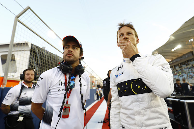Fernando Alonso und Jenson Button in Bahrain