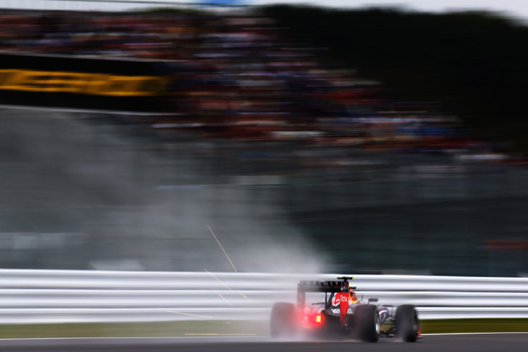 Red Bull Racing-Pilot Daniil Kvyat stellte am Trainingsfreitag auf dem nassen Suzuka Circuit die Tagesbestzeit auf
