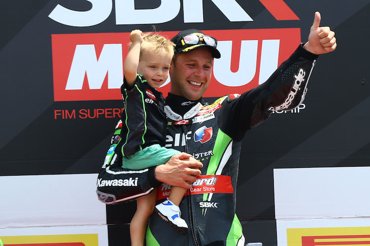 Jonathan Rea brachte sich auf dem Siegerpodium Verstärkung mit