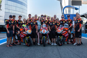 Letztes Foto aus der Supersport-300-WM: Das Team Freudenberg in Jerez)
