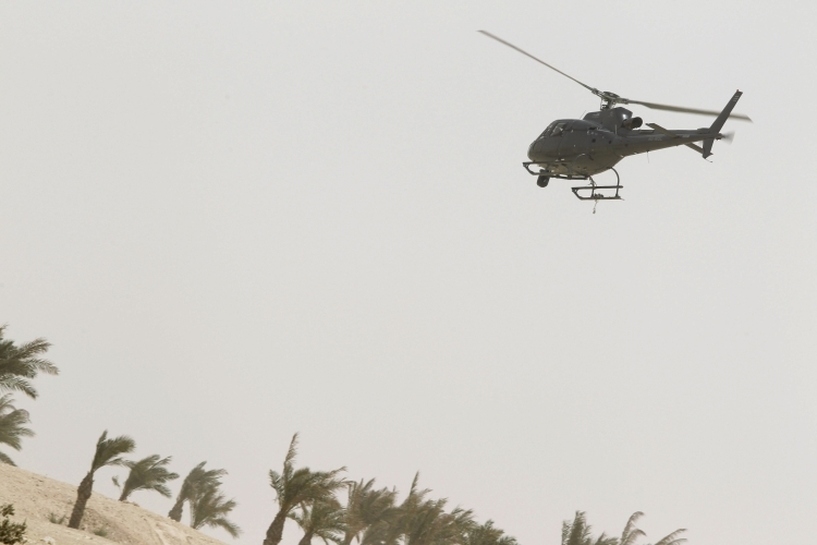 Ein Helicopter verfolgt das Qualifying mit einer Kamera