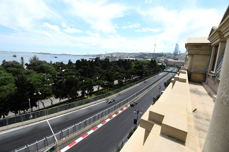 Die Formel-1-Stars dürfen heute endlich auf dem Highspeed-Strassenkurs von Baku ausrücken