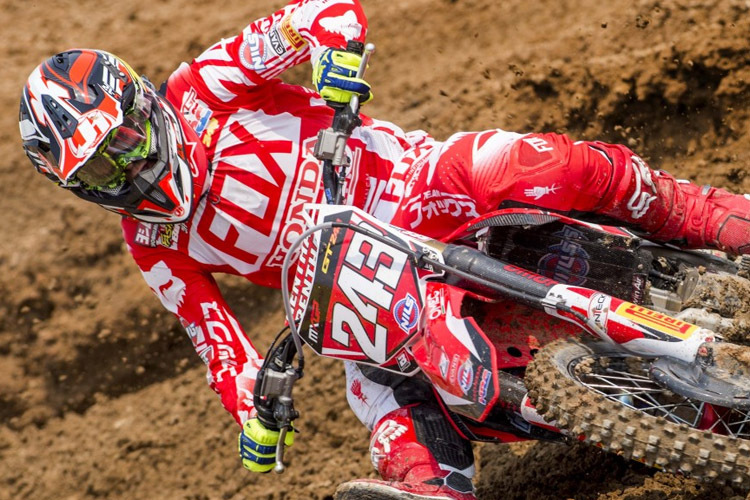 Tim Gajser gewinnt den ersten Lauf in Frankreich