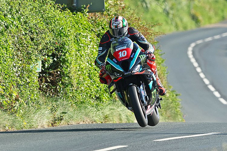 Peter Hickman auf seiner BMW M1000RR