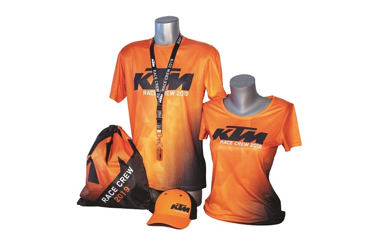 Das KTM Fan Package enthält auch T-Shirt, Cap, Bag und Lanyard