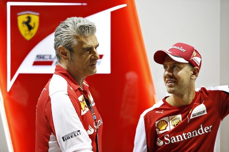 Ferrari-Teamchef Maurizio Arrivabene mit Sebastian Vettel