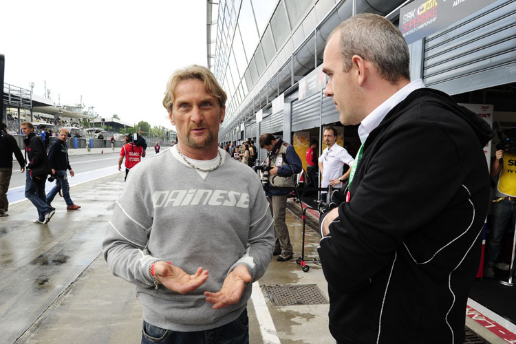 Carl Fogarty (li) im Gespräch mit Ernesto Marinelli