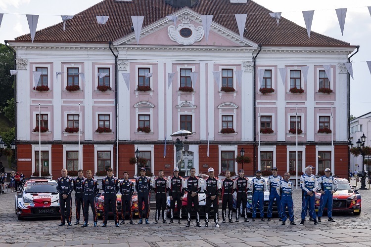 Die WM-Teams in Tartu vor dem Start
