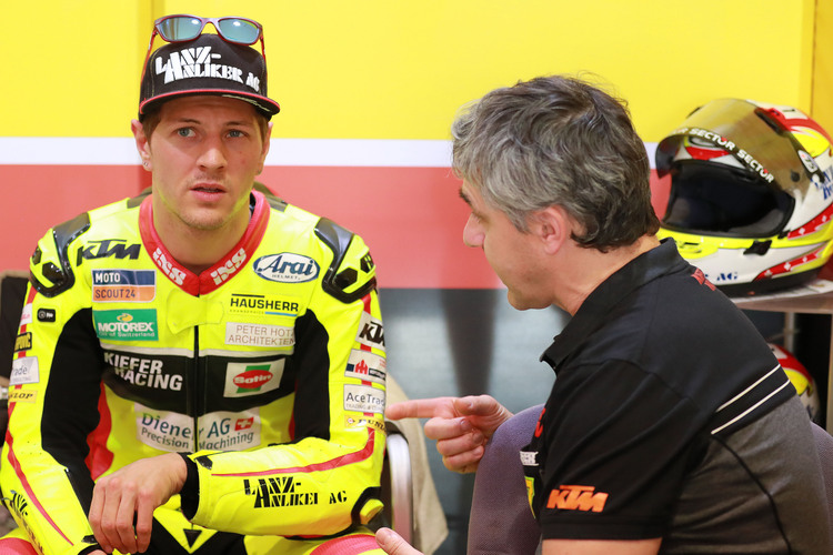 Domi Aegerter mit Crew-Chief Toni Gruschka