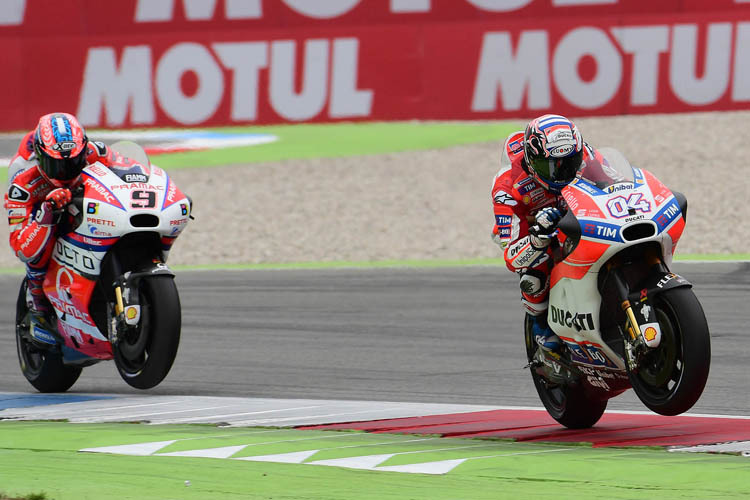 Ducati-Zweikampf in Assen: Andrea Dovizioso (04) vor Petrucci (9)