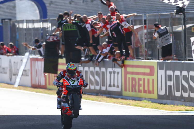 Chaz Davies dominierte das Superbike-Meeting in Jerez