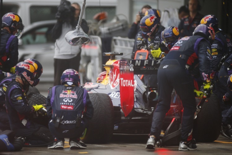 Sebastian Vettel beim Boxestopp