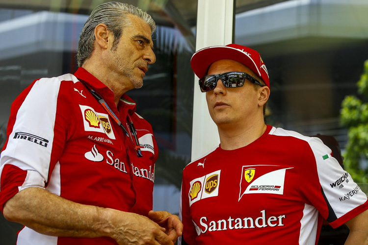 Ferrari-Teamchef Maurizio Arrivabene mit Kimi Räikkönen