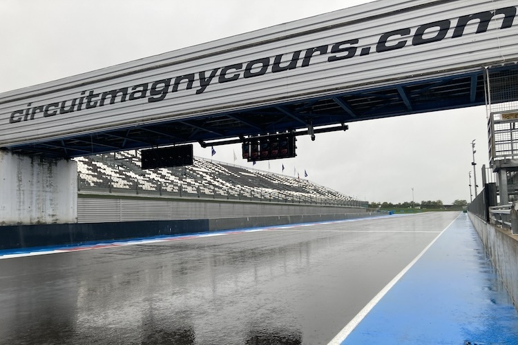 Zu viel Regen für sinnvolle Tests: In Magny-Cours war auf der Strecke nicht viel los