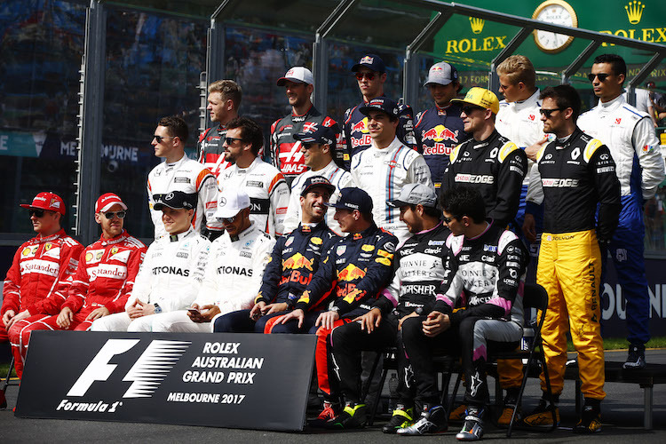 Die Fahrer beim Gruppenbild zur WM 2017