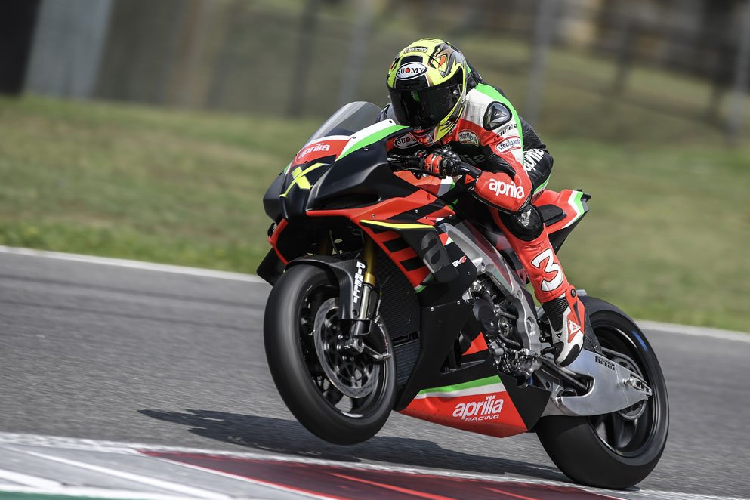 Max Biaggi in Mugello auf der RSV4 X