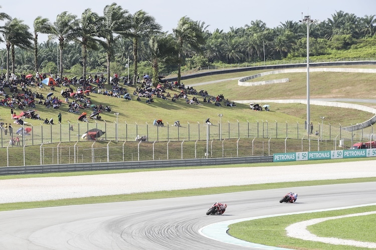 SPEEDWEEK.com gibt eine Übersicht, wann und wo die Rennen aller Klassen live gezeigt werden