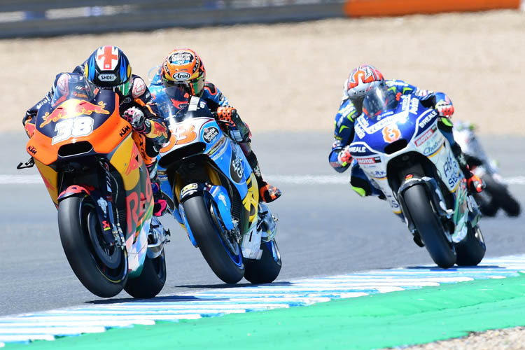 Im Rennen: Bradley Smith (38) vor Rabat und Barbera