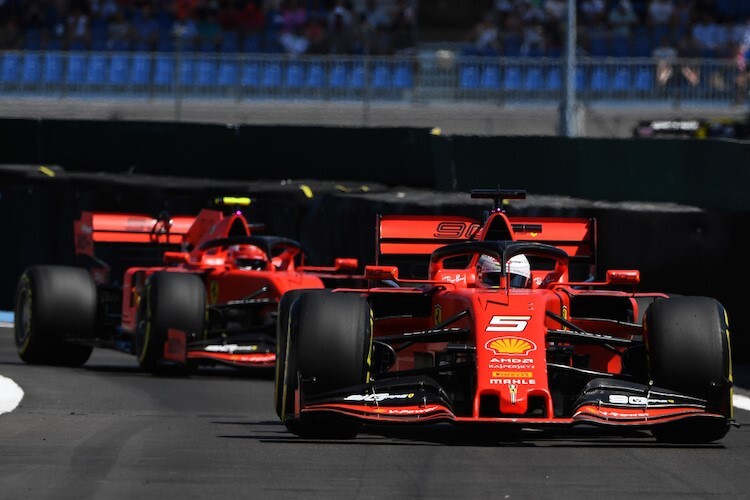 Sebastian Vettel und Charles Leclerc