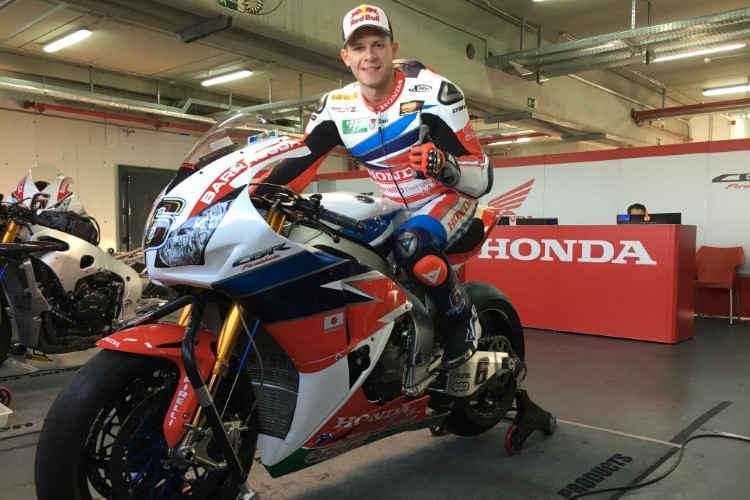 Stefan Bradl: Heute wird er die Honda Fireblade zum ersten Mal fahren