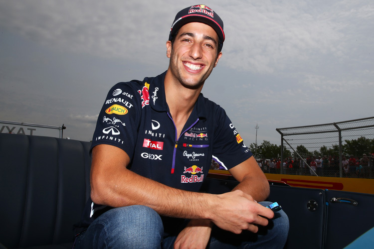 Daniel Ricciardo freut sich