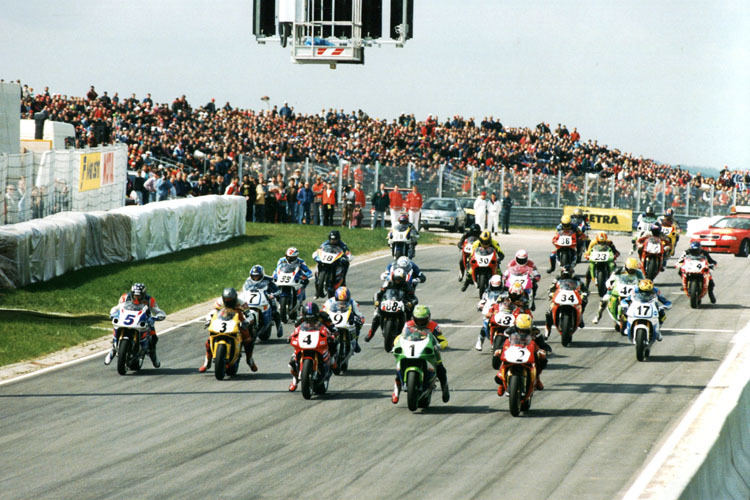 Start zum 1. Pro-Superbike-Rennen auf dem Sachsenring 1996