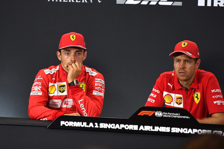 Charles Leclerc und Sebastian Vettel nach dem Singapur-GP