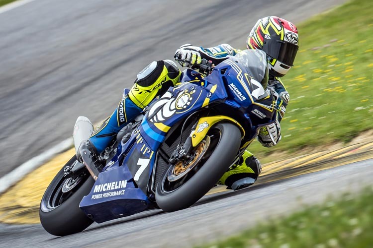Rennsportreifen mit MotoGP-Genen: Der Michelin Power Performance Slick