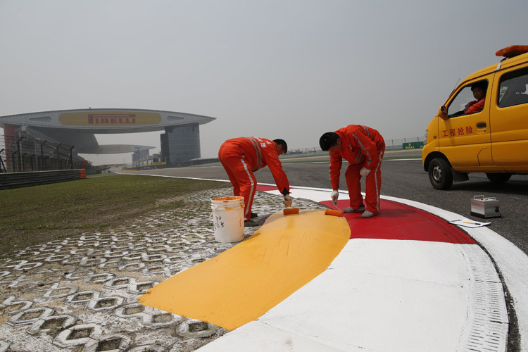 Nach den letzten Handgriffen an der Strecke ist der Shanghai International Circuit bereit für die Formel 1