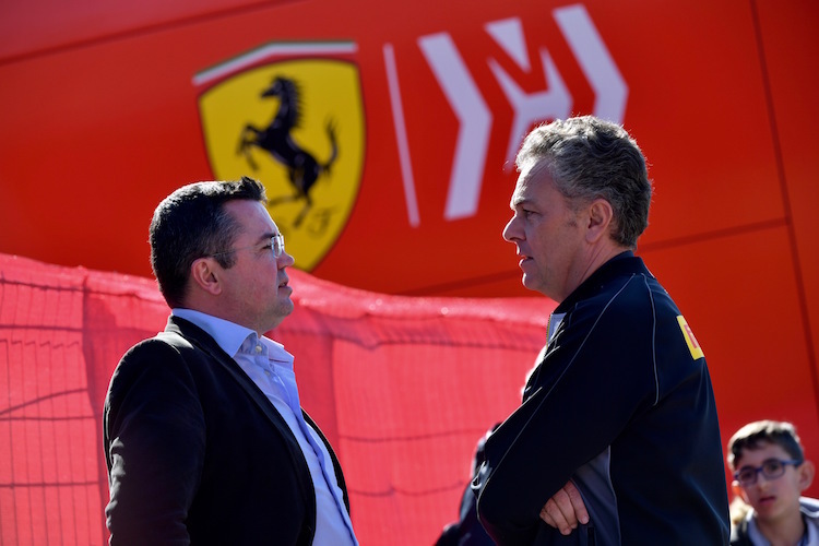 Ex-McLaren-Teamchef Eric Boullier (links) mit Pirelli-Rennchef Mario Isola