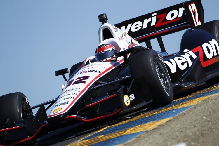 Will Power steht gemeinsam mit Ryan Briscoe in Reihe 1