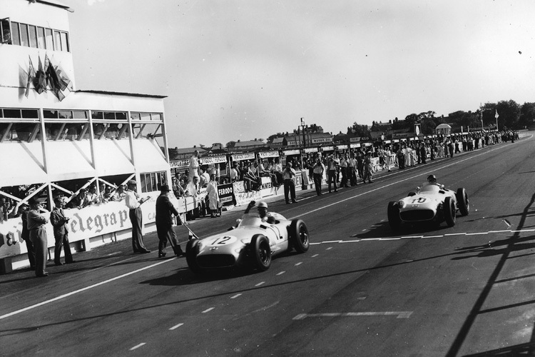 Mercedes dominierte die Formel-1-Saison 1955_ Stirling Moss siegte im Grossbritannien-GP vor Juan Manuel Fangio