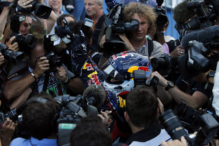 Sebastian Vettel feiert Platz 3 und den WM-Titel