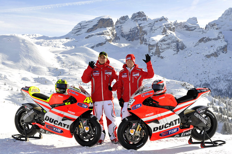 Prächtige Bikes vor prächtiger Kulisse: Rossi & Hayden Wroom 2011