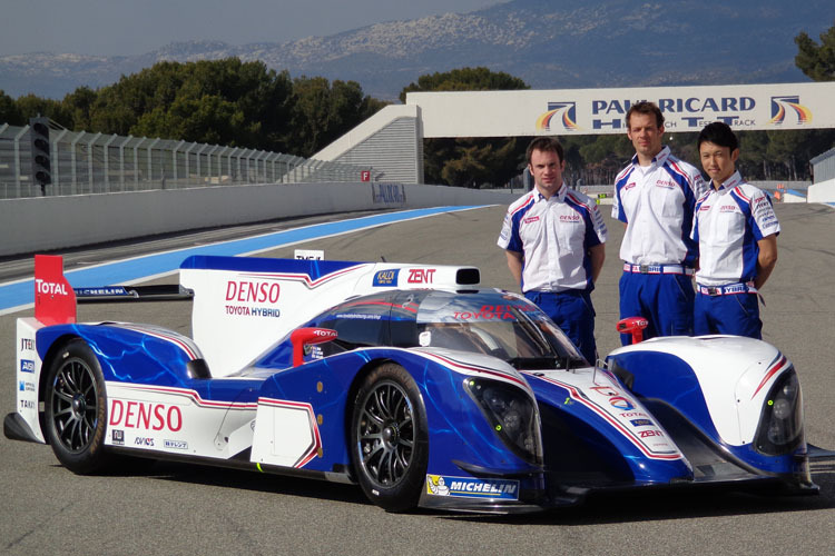 Alex Wurz (M.) bildet mit Nicolas Lapierre und Kazuki Nakajima ein Team