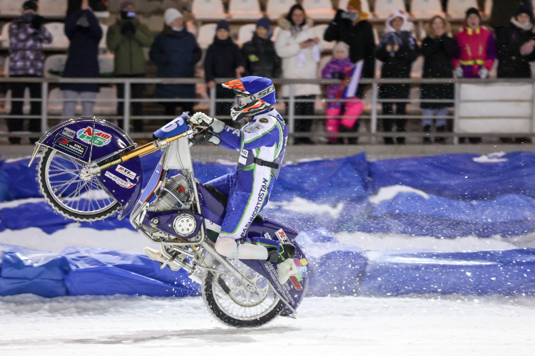 Nikita Bogdanov gewann den ersten Renntag in Togliatti