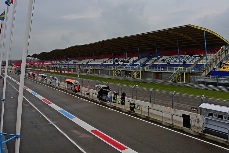 Der TT Circuit in Assen am Sonntagmorgen