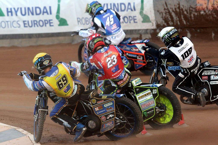 Sinnbild der Saison: Hancock (45) vor Doyle (69), Holder (23) und Woffinden (108)