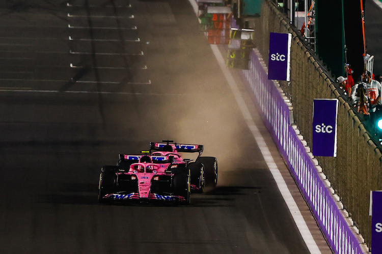 Fernando Alonso und sein Alpine-Teamkollege Esteban Ocon sorgten in Saudi-Arabien für Spannung 